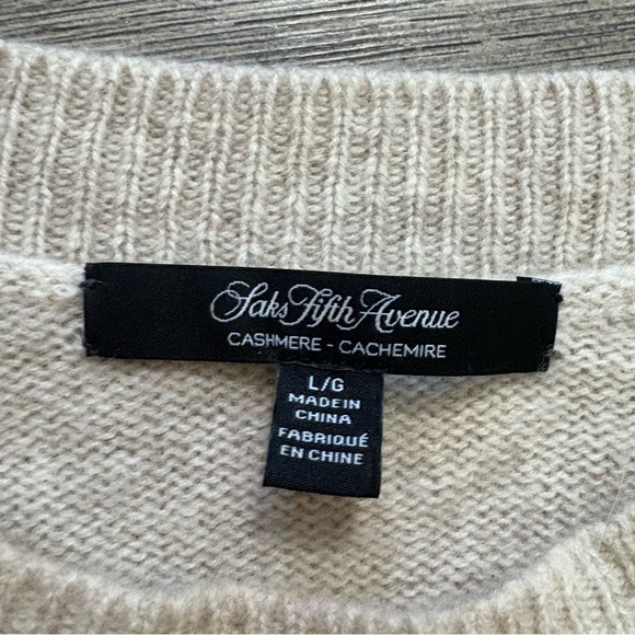 Saks Fifth Avenue 100% Cashmere Sweater Cold Shoulder Cream Beige Pullover Sz L - Picture 5 of 13